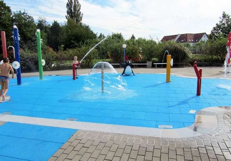 Водна площадка с настилка EUROFLEX Aqua